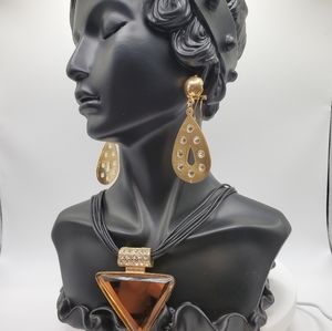 Gold earring and necklace set